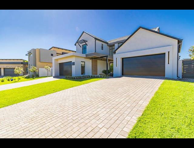 6 BEDROOM HOUSE FOR SALE IN MIDSTREAM ESTATE